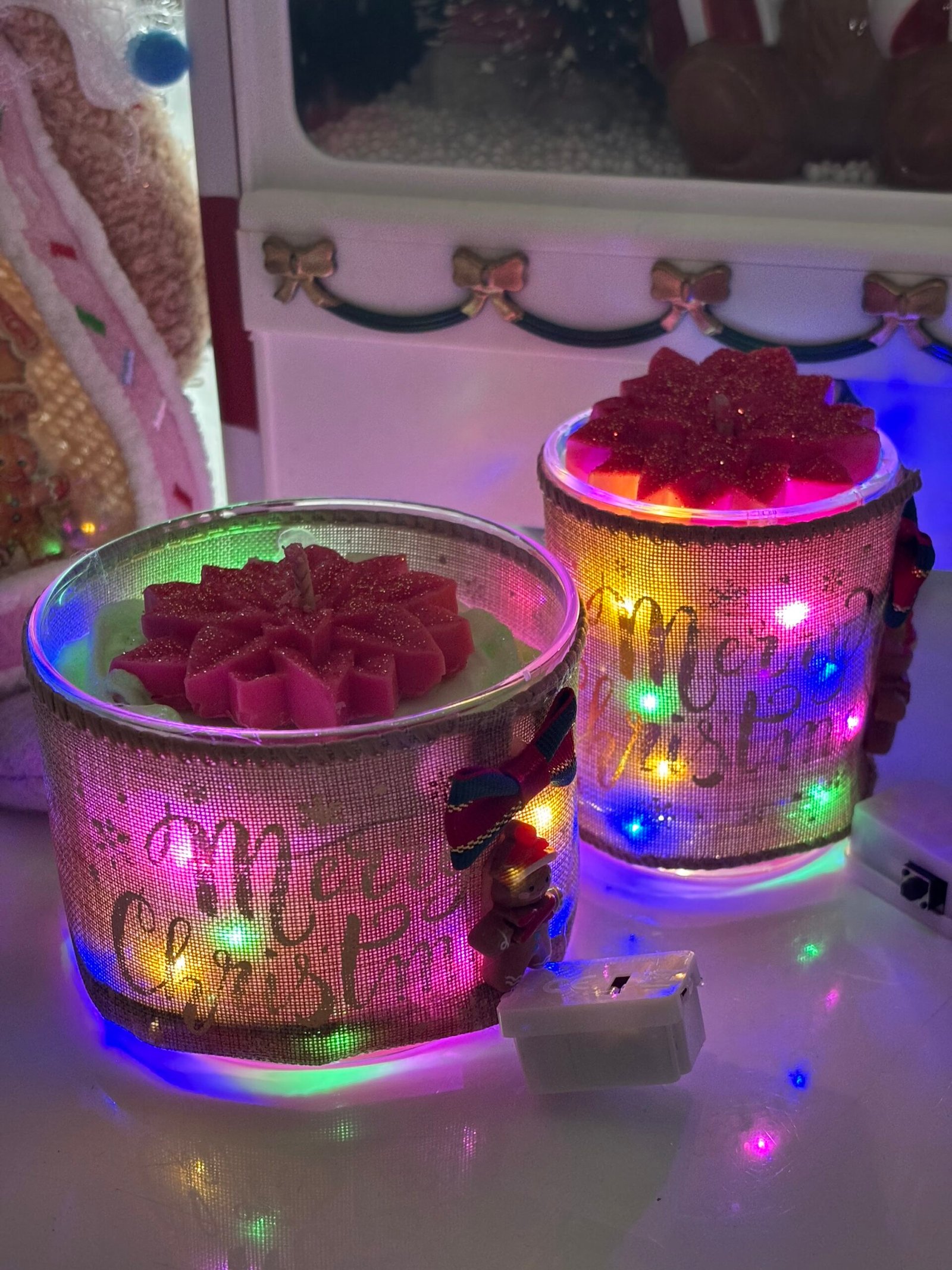 Bougie gourmande avec LED multicolore «Noix et miel » P – Image 2